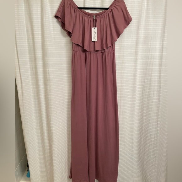 NWT Dusty Pink Ruffled Open Shoulder Maternity Dress - Picture 8 of 8